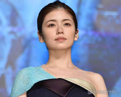 小芝風花、美デコルテ際立つ衣装で登場 ホラー苦手な一面も明かす「呪われないようにしなきゃ」<貞子DX>