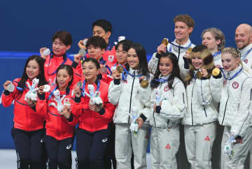フィギュア団体 魂を揺さぶった木原のミーティング「13年前始まった時は…」→坂本花織も「よっしゃ！」JOCが公開 団結力高めたワンシーン