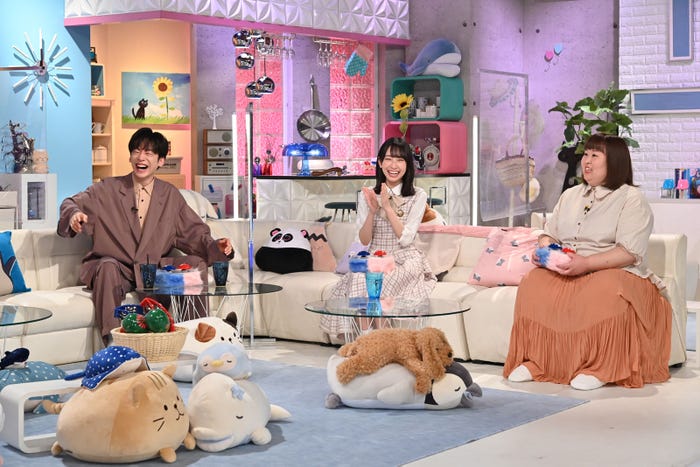 (左から)DJ松永、金村美玖、かなで(C)テレビ朝日