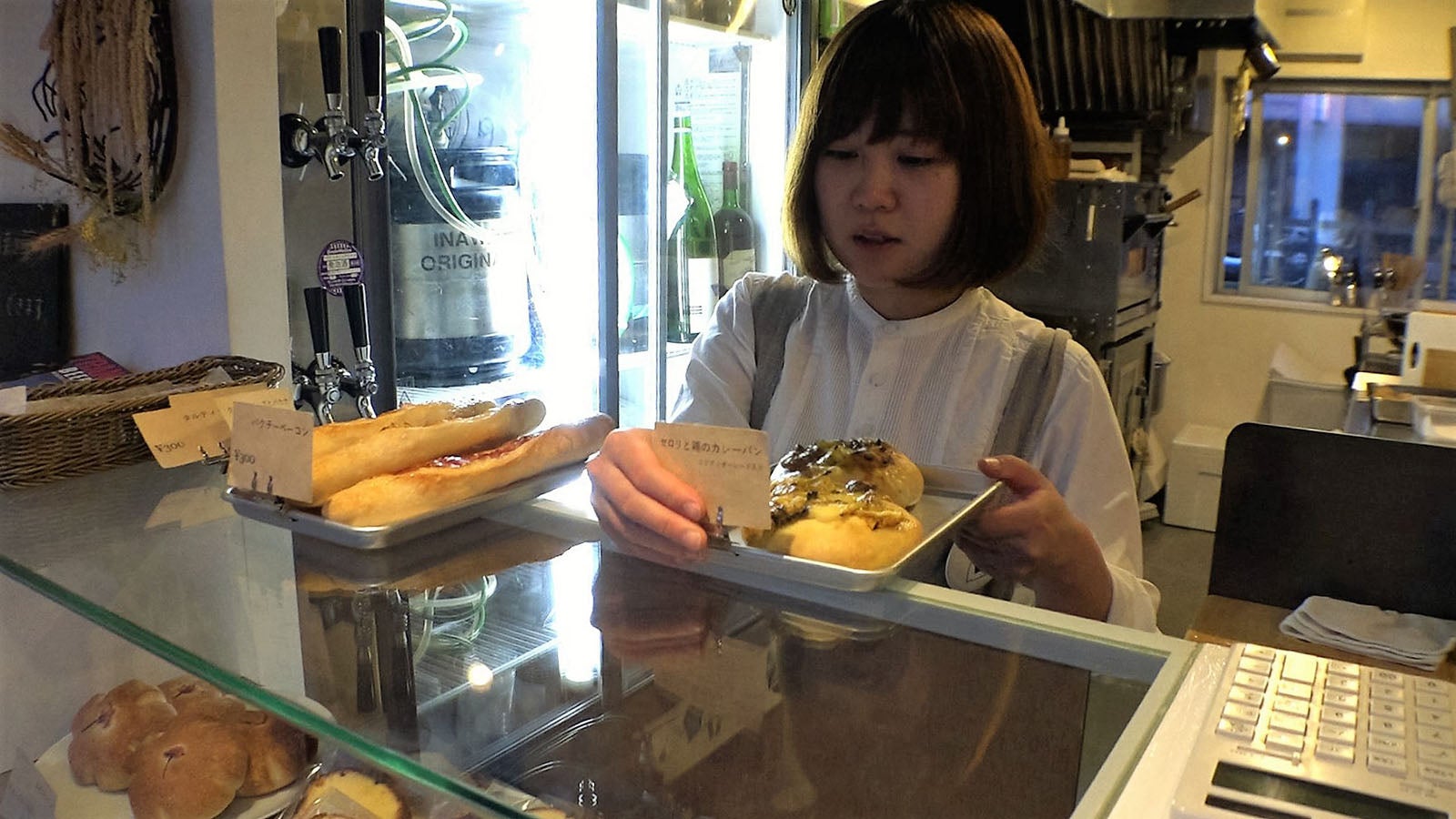 雑誌掲載多数で人気“夜のパン屋さん”に密着