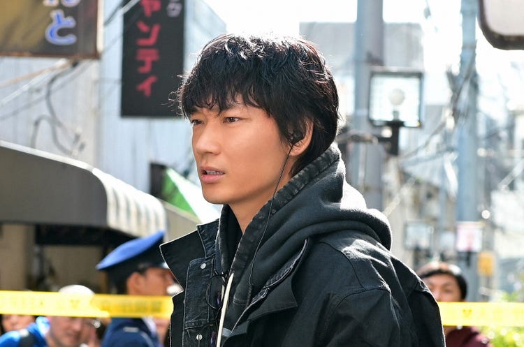 綾野剛が着用したランニング靴にも脚光 Miu404 ドラマ ファッションからも目が離せない モデルプレス 綾野剛が着用したランニング靴にも脚光 Miu404 ドラマ ファッションからも目が離せない モデルプレス