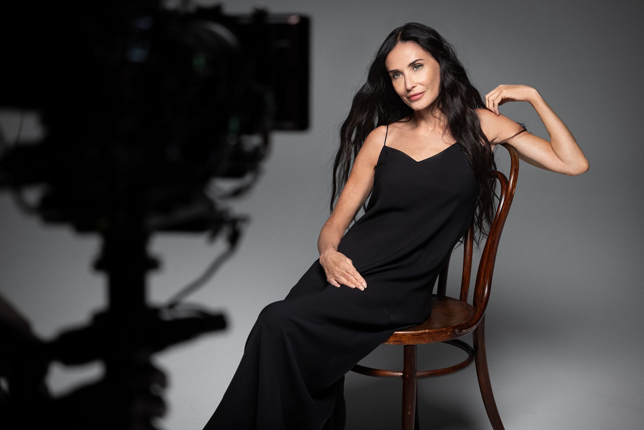 ケラスターゼの新グローバルアンバサダー、デミ・ムーアがたどり着いた「ありのままの自分」