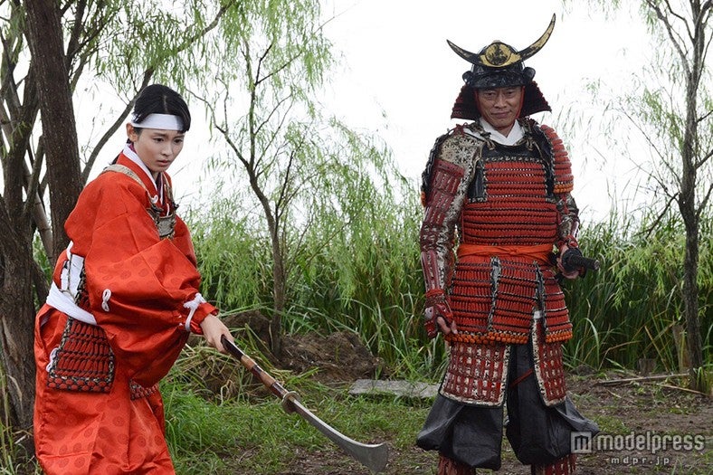 本仮屋ユイカ、遠藤憲一（画像提供：テレビ朝日）