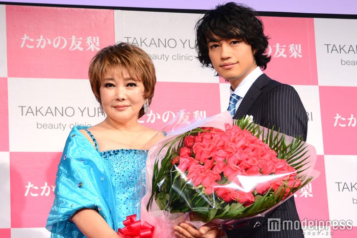 たかの友梨氏、斎藤工(C)モデルプレス