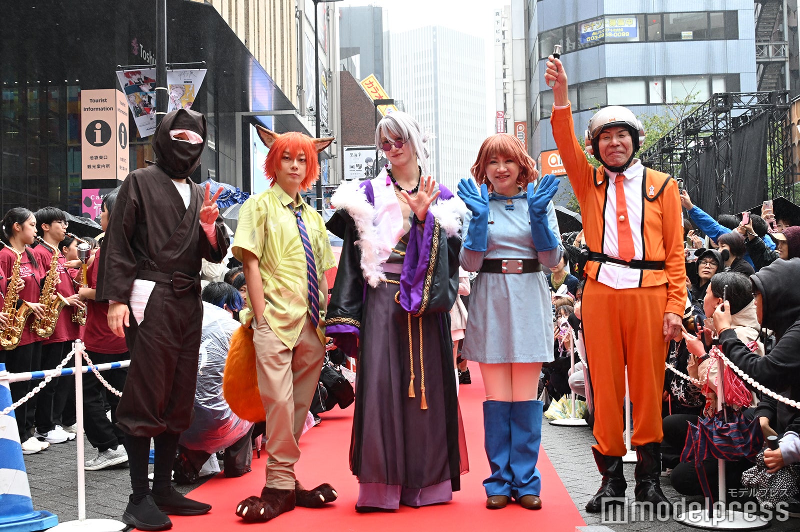 （中央）宮田俊哉（C）モデルプレス