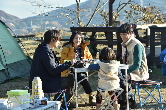 佐野勇斗、菅野美穂、稲垣来泉、田中直樹/「砂の塔~知りすぎた隣人」第9話より(C)TBS