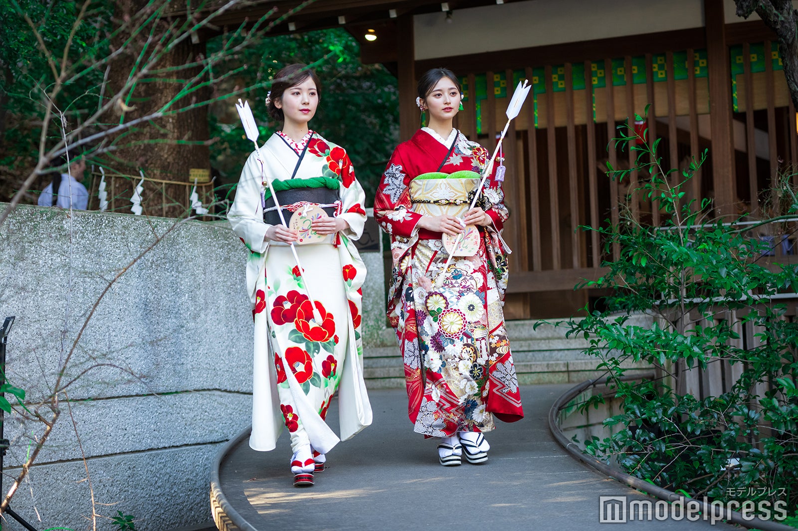 筒井あやめ、井上和／乃木坂46成人式（C）モデルプレス