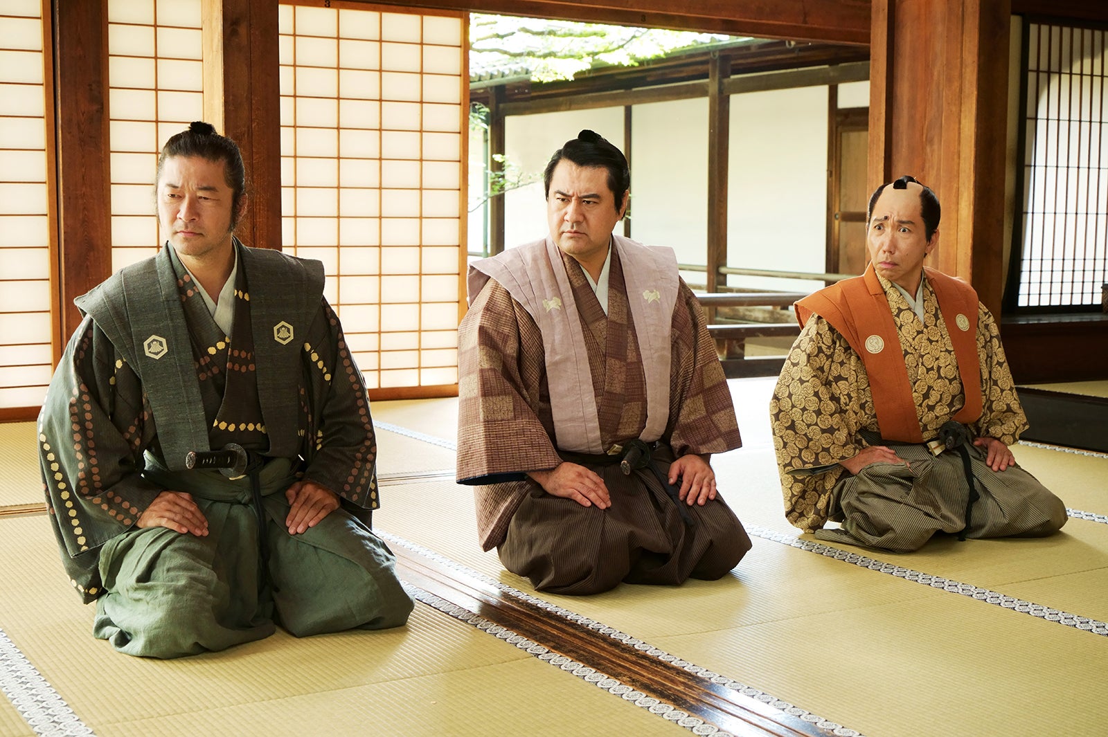 浅野忠信、小手伸也、梶原善（C）2023映画『大名倒産』製作委員会