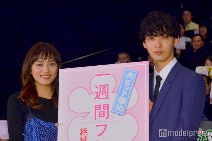 川口春奈&上杉柊平 (C)モデルプレス