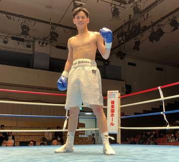 中田裕也 TKOで白星デビュー 「もっとアグレッシブで、それでいてバランスのとれたボクサーに」