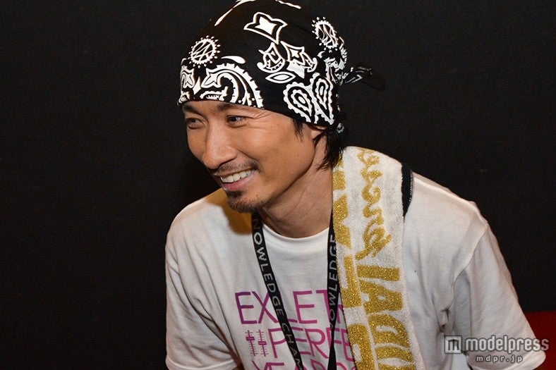 噂の“脱ぎ癖”の真相を語る「あながち本当（笑）」／MAKIDAI