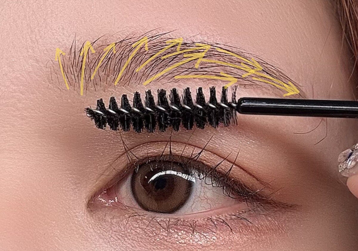 昔のまま変えてない人はNGです！今すぐ見直したい眉の老け見えポイント