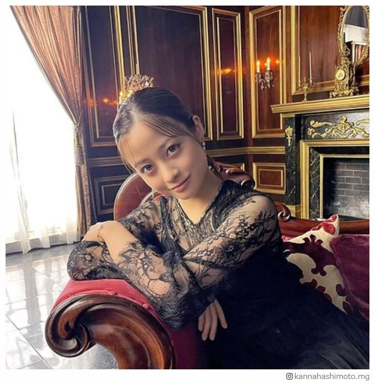 橋本環奈、黒の透けワンピース姿に「天使すぎる」「お美しい環奈様」と絶賛の声