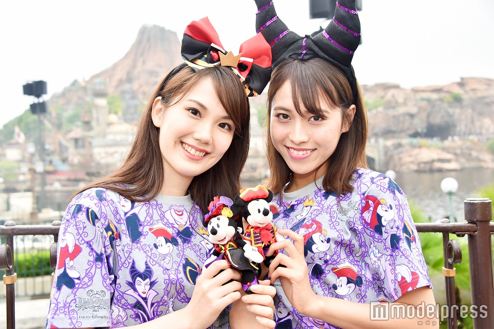モデル：（左から）松田佳奈子、山本沙樹（C）モデルプレス（C）Disney