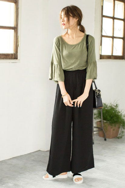 袖フリルカットソー「Re:EDIT by GALSTAR」1,598円(税込)/画像提供:Re:EDIT by GALSTAR