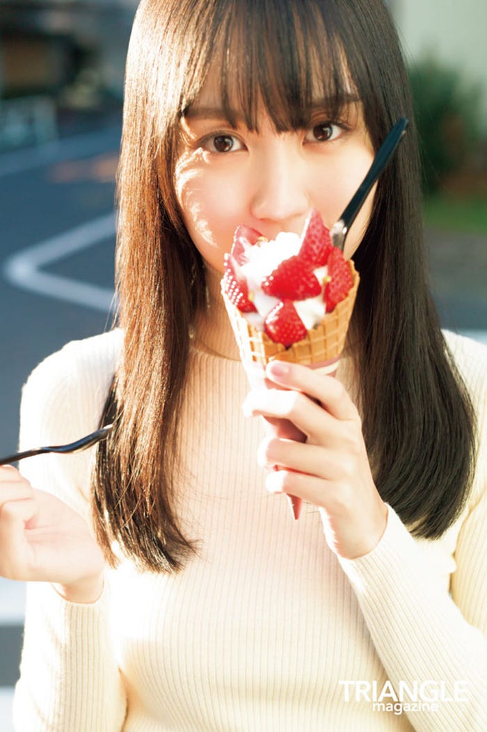 「TRIANGLE magazine 01」賀喜遥香、TSUTAYA限定特典ポストカード(講談社)撮影/中村和孝