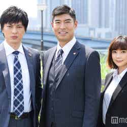 （左から）塚本高史、高嶋政宏、倉科カナ （C）モデルプレス