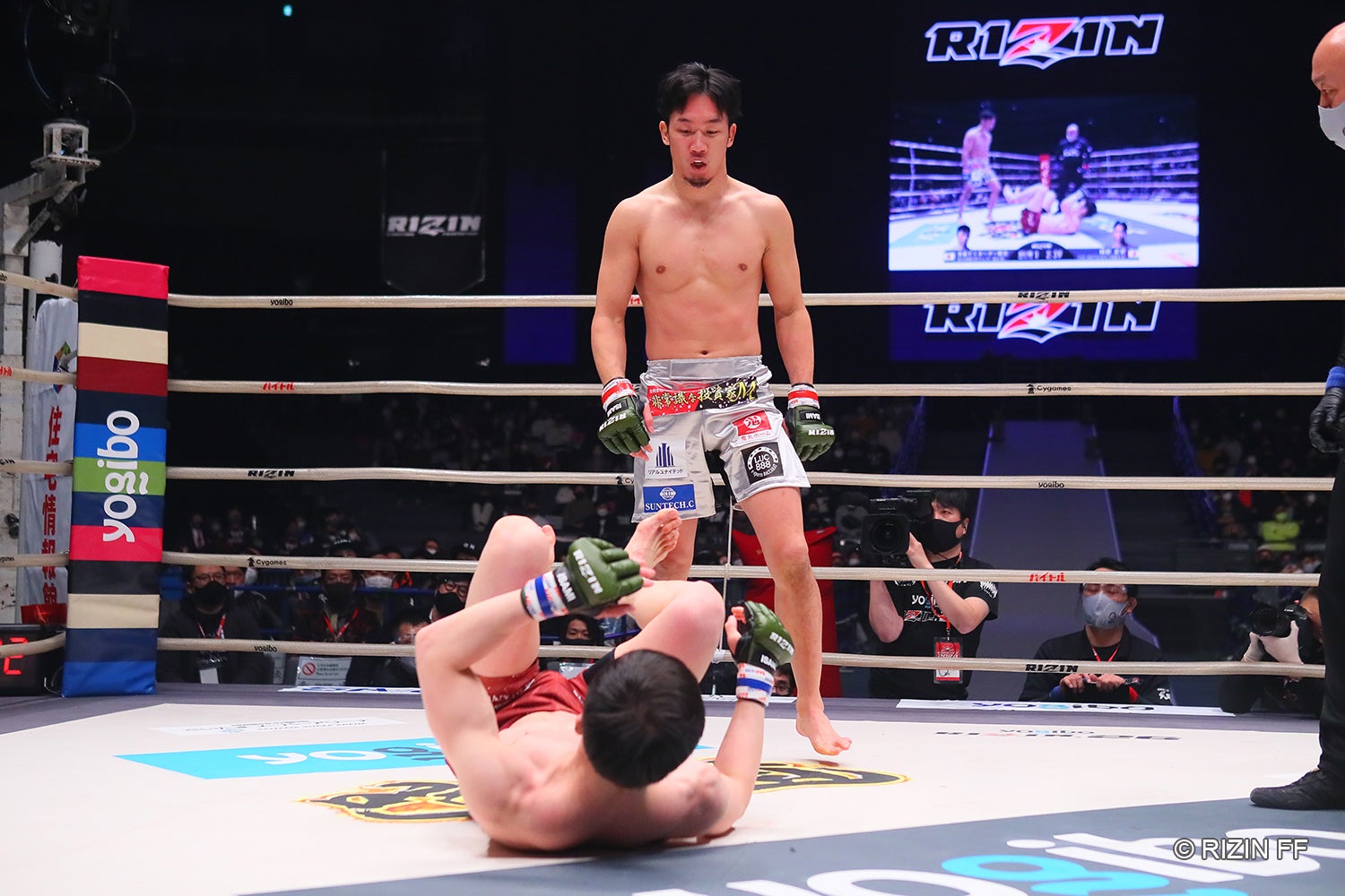 弥益ドミネーター聡志、朝倉未来（C）RIZIN FF
