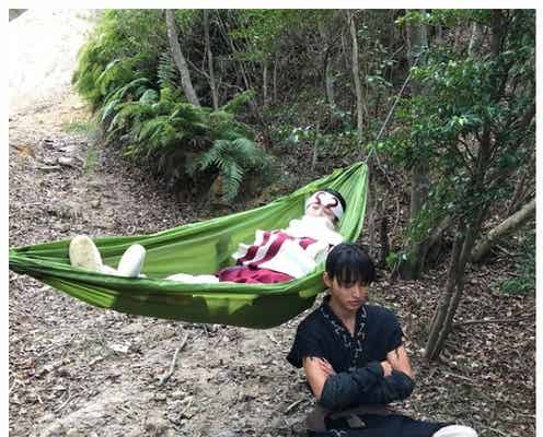 山崎賢人&清野菜名、“お昼寝”ショットに反響「可愛すぎる」「尊い」