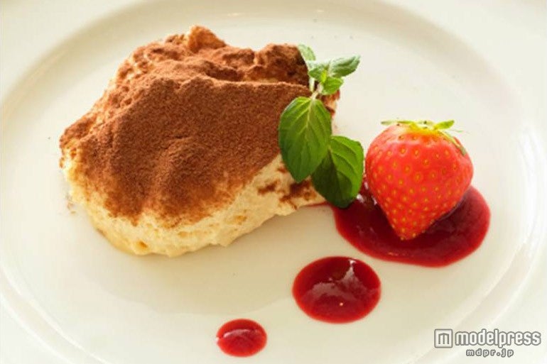 ブレイク必至の新ヘルシースイーツ「ティラティス」って？／「まめカルポーネのティラティス」680円（税込）／提供店舗：マザーアースカフェ【モデルプレス】