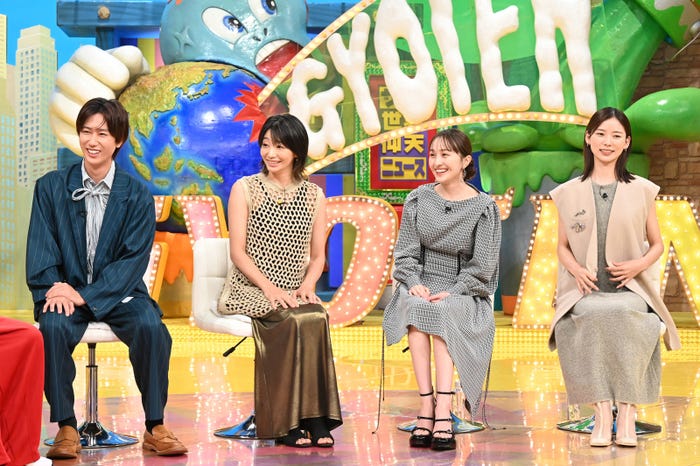 阿部亮平、眞鍋かをり、百田夏菜子、朝日奈央(C)日本テレビ