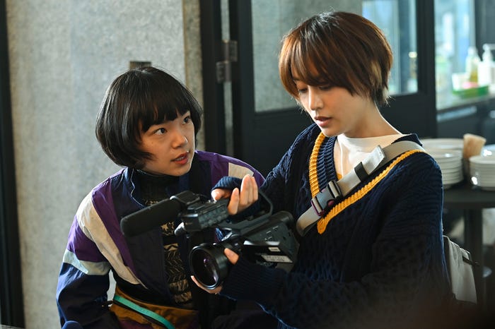 古川琴音、山本美月『あと3回、君に会える』(C)カンテレ