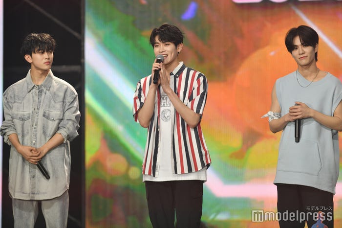 DXTEEN(左から)大久保波留、平本健、谷口太一(C)モデルプレス