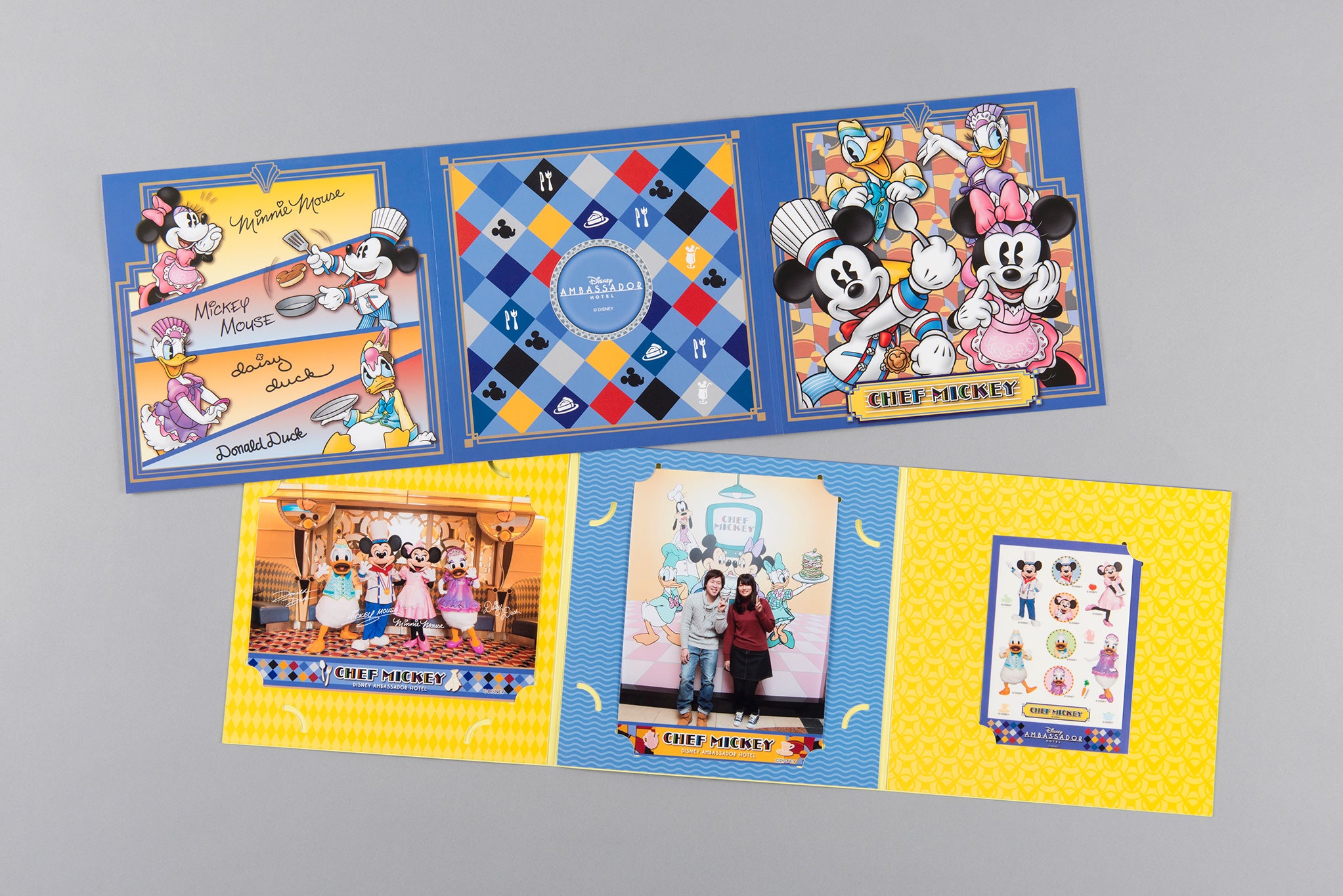 “シェフ・ミッキー”スーベニアフォト￥2160（C）Disney