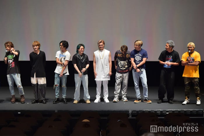 (左から)岩谷翔吾、吉野北人、川村壱馬、山本彰吾、与那嶺瑠唯、神谷健太、RIKU、陣、LIKIYA (C)モデルプレス