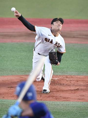 巨人・則本昂大がプロ14年目で初安打 送りバントが三塁手の横をすり抜ける