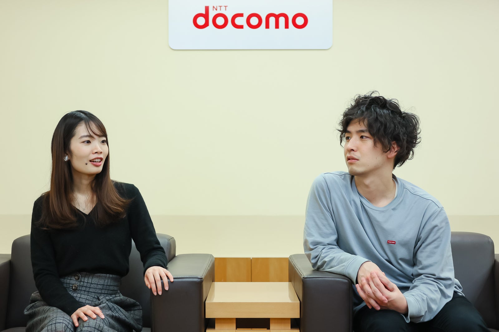 （左から）佐々木千枝さん、高山賢人さん