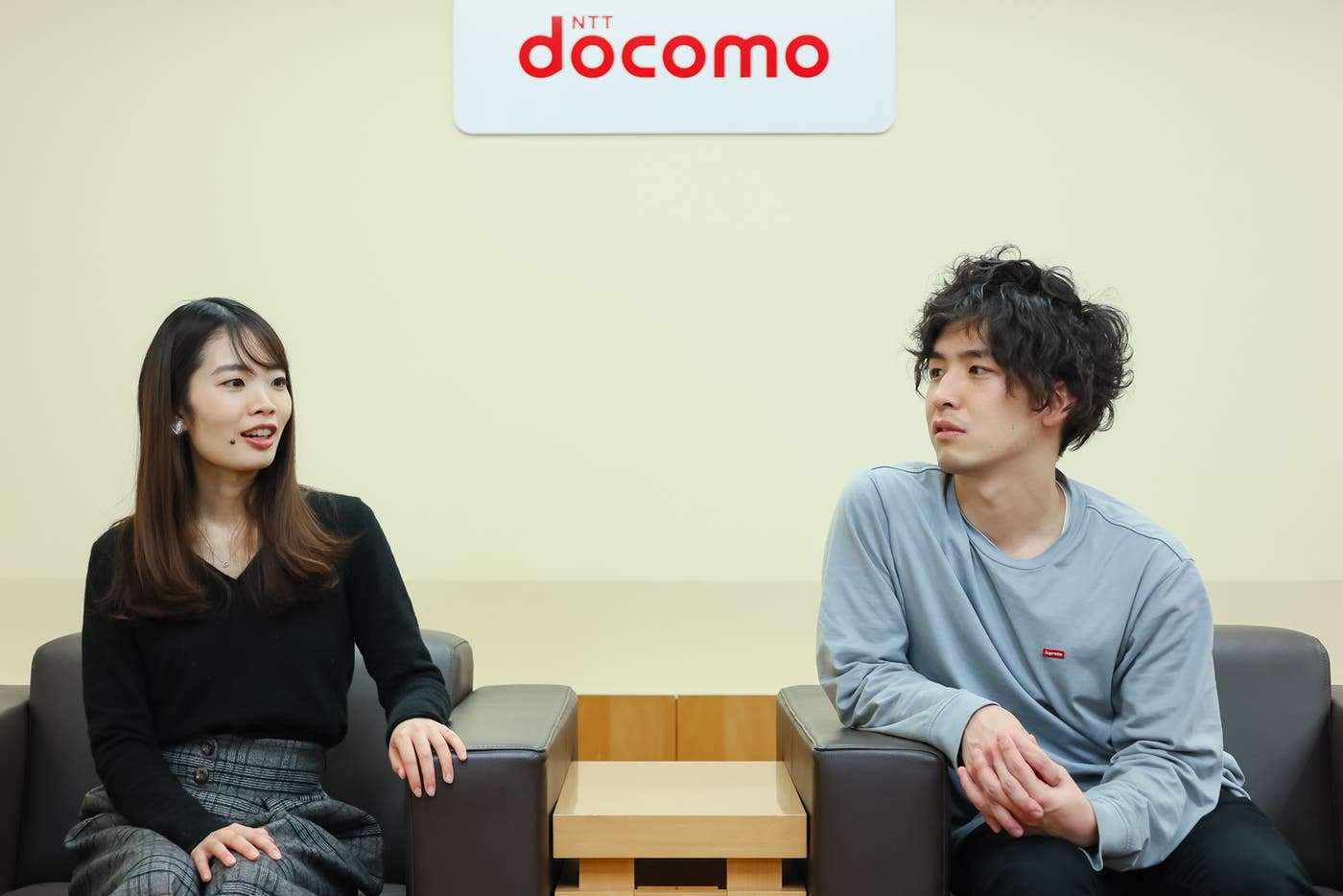 (左から)佐々木千枝さん、高山賢人さん