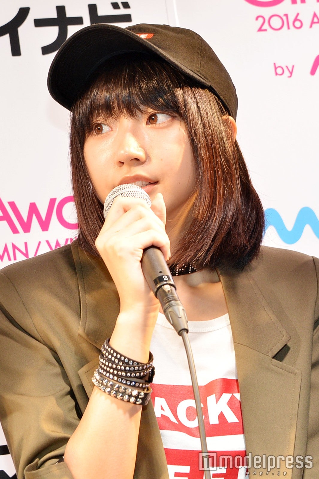 武田玲奈、ランウェイでのハプニングに驚き