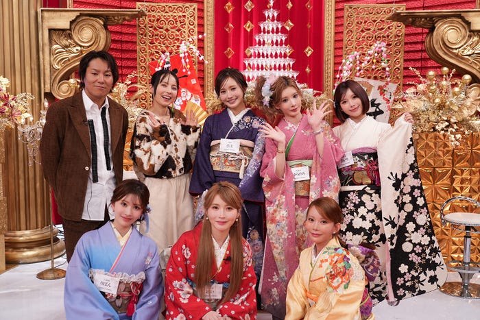 (上段左から時計回りに)狩野英孝、ベッキー、きほ、ゆうめろ、あいり、いちか、けい、りぼん(提供写真)