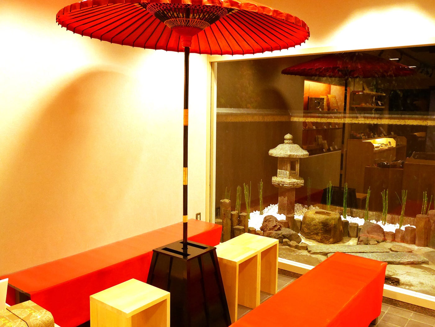 店内カフェスペース／画像提供：京都箔匠きんとぎん