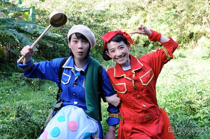 (左から)能年玲奈、篠原ともえ(C)テレビ朝日