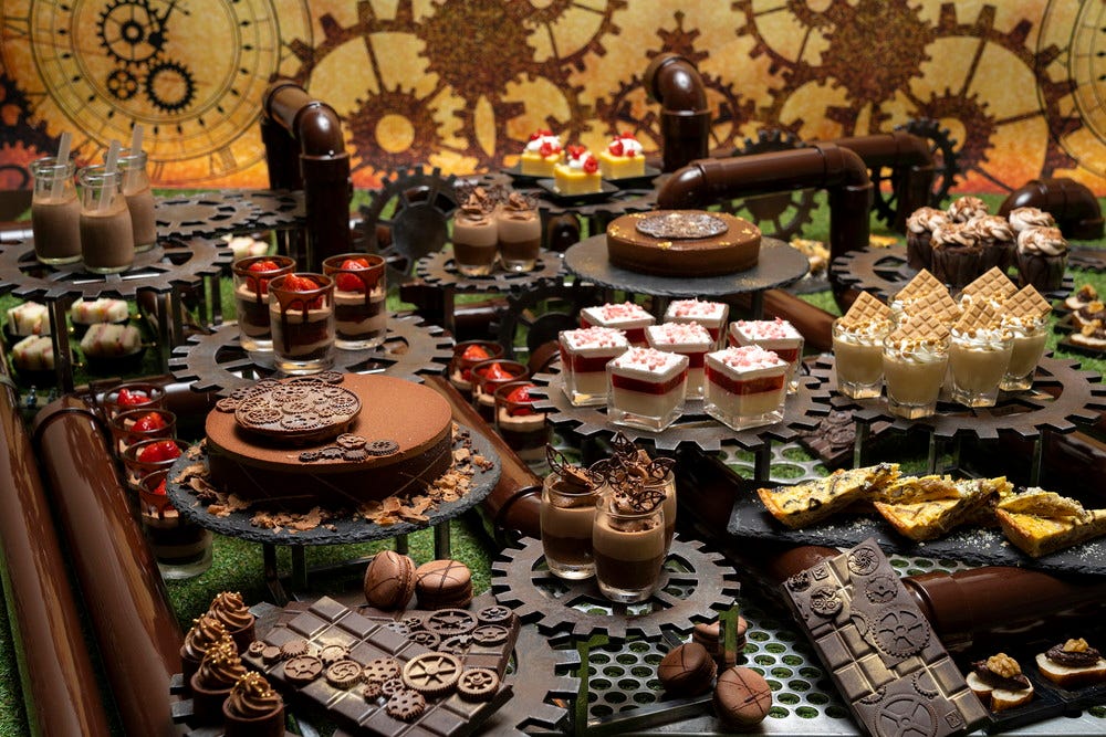 福岡でチョコデザートビュッフェ、歯車ケーキや石炭生チョコプリンなど約40種