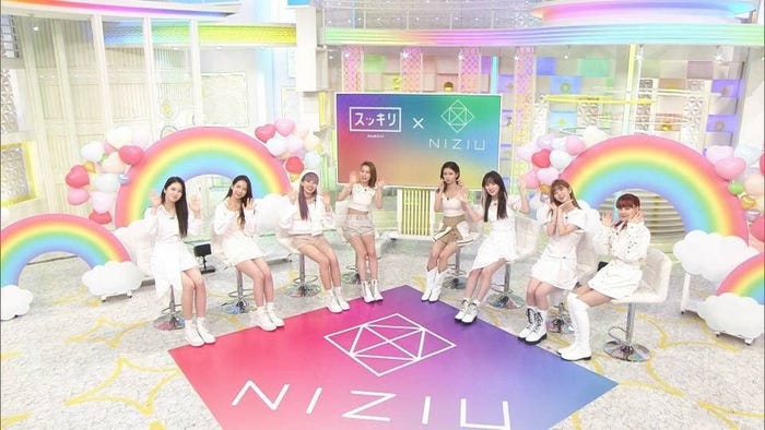 NiziU(左から:AYAKA、MAYA、MAYUKA、MAKO、RIMA、RIO、RIKU、NINA)(C)日本テレビ