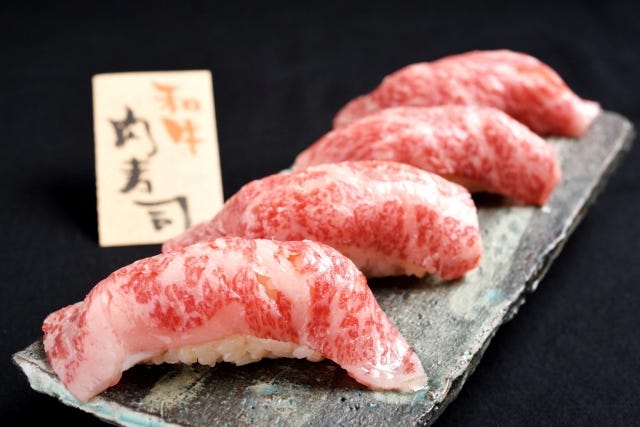 牛タンや和牛炙り寿司も食べ放題♡