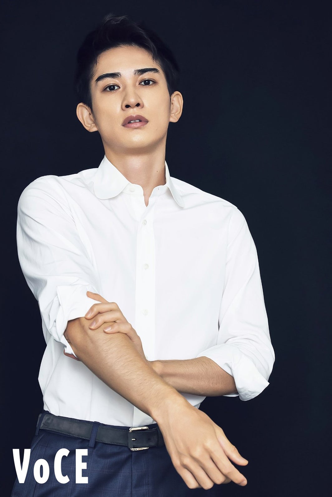 町田啓太、どのカットも完璧なスーツ＆休日のラフ着披露