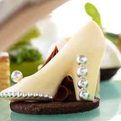 コンラッドアフタヌーンティー with JIMMY CHOO/画像提供:コンラッド東京