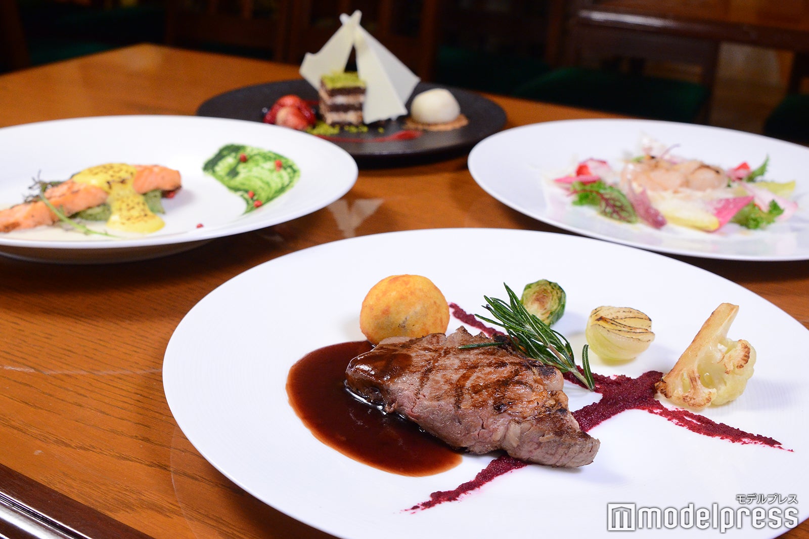 クリスマス・プレミアムコース￥6500
（C）モデルプレス