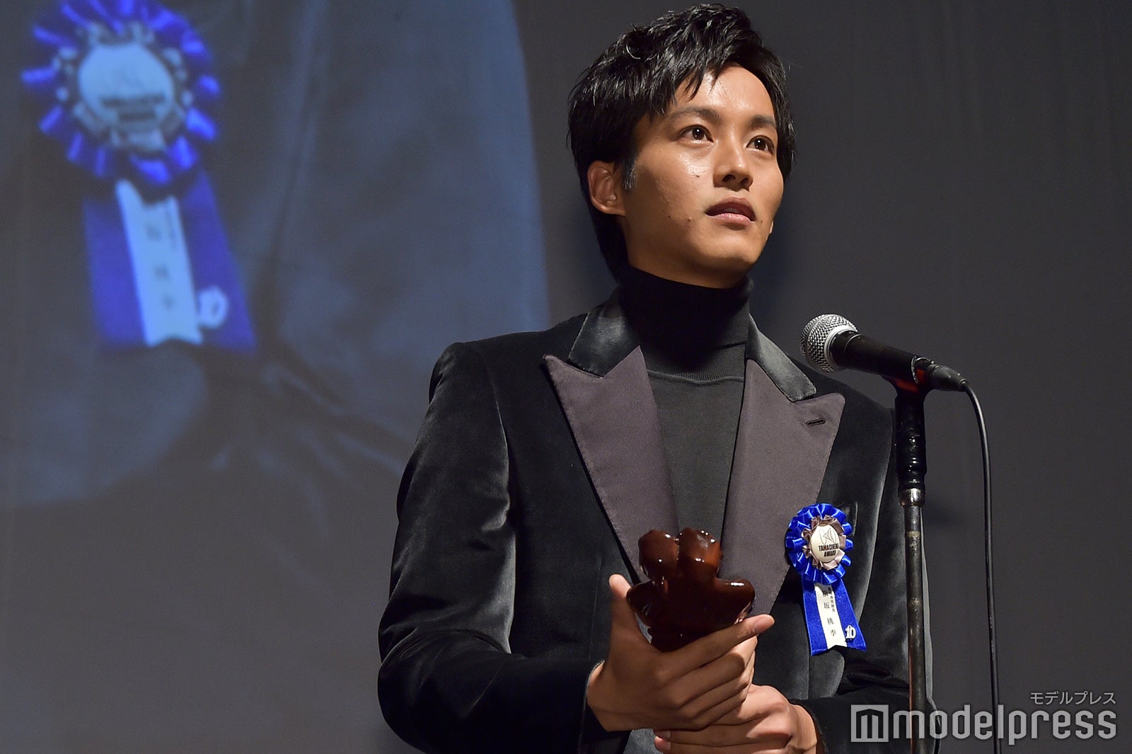 松坂桃李「メンタルはボロ雑巾に」マネージャーの叱咤激励に感謝 10年分の恩返し誓う＜第10回TAMA映画賞＞