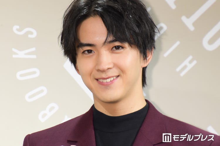 甲斐翔真 三浦春馬は 特に背中を見ている先輩 年への抱負語る モデルプレス 甲斐翔真 三浦春馬は 特に背中を見ている先輩 年への抱負語る モデルプレス