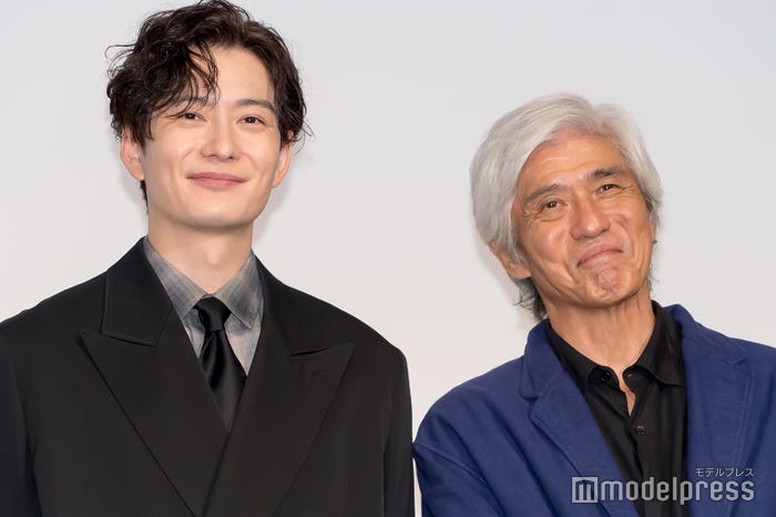 岡田将生、佐藤浩市(C)モデルプレス