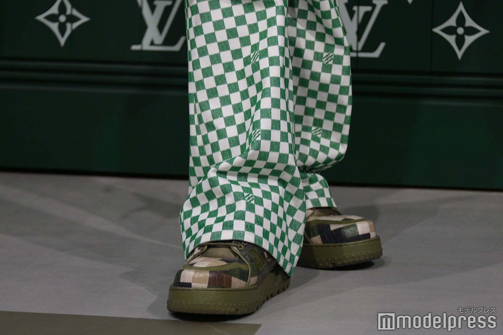 ユウタが合わせたスニーカー（C）モデルプレス