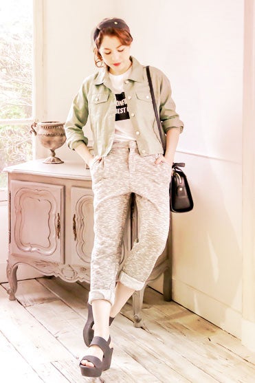 美脚プラットフォームダブルバンドウェッジサンダル「salus」2,999円（税込）