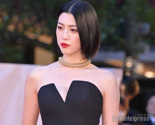 三吉彩花、ブラックドレスで美谷間披露 窪塚洋介・前田公輝と色気放つ<第36回東京国際映画祭>