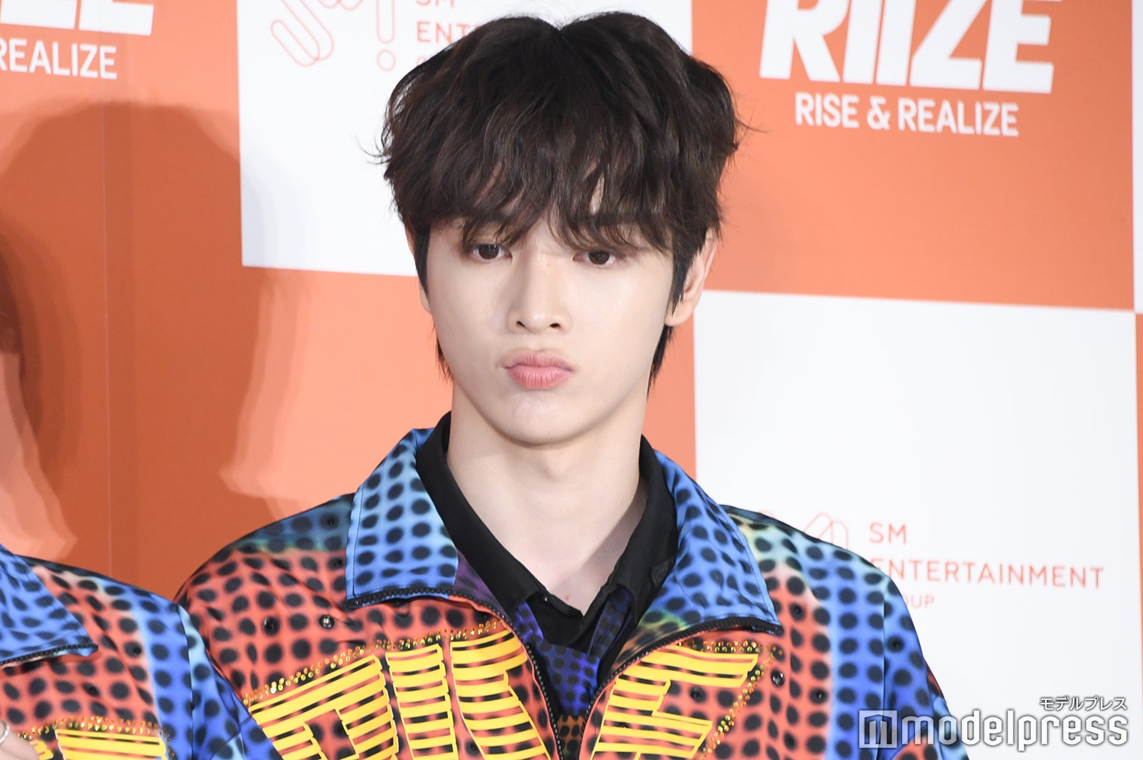 口をきゅむっとするソンチャン（C）モデルプレス