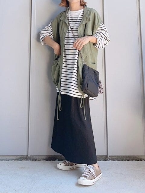 ベスト　コーデ　秋